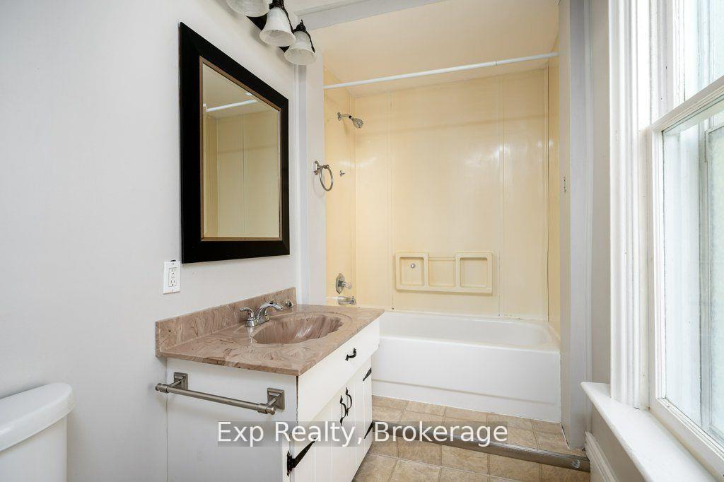Photo 8 of 127 Green Street, Deseronto, Deseronto (Town) — HOMEH