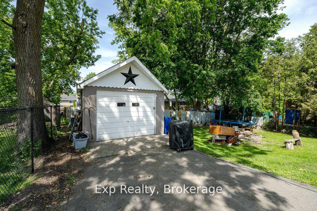 Photo 13 of 127 Green Street, Deseronto, Deseronto (Town) — HOMEH