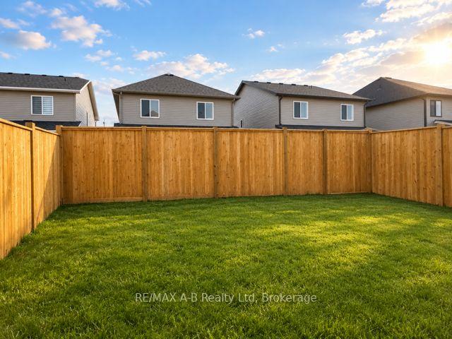 Photo 7 of 45 Robertson Drive, Stratford — HOMEH