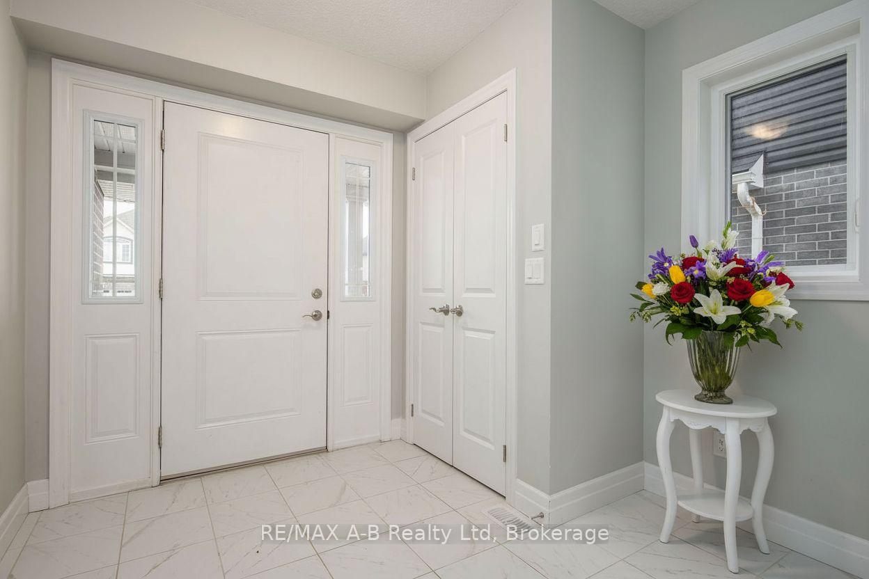 Photo 8 of 45 Robertson Drive, Stratford — HOMEH