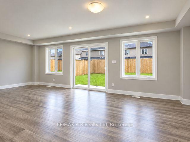 Photo 10 of 45 Robertson Drive, Stratford — HOMEH