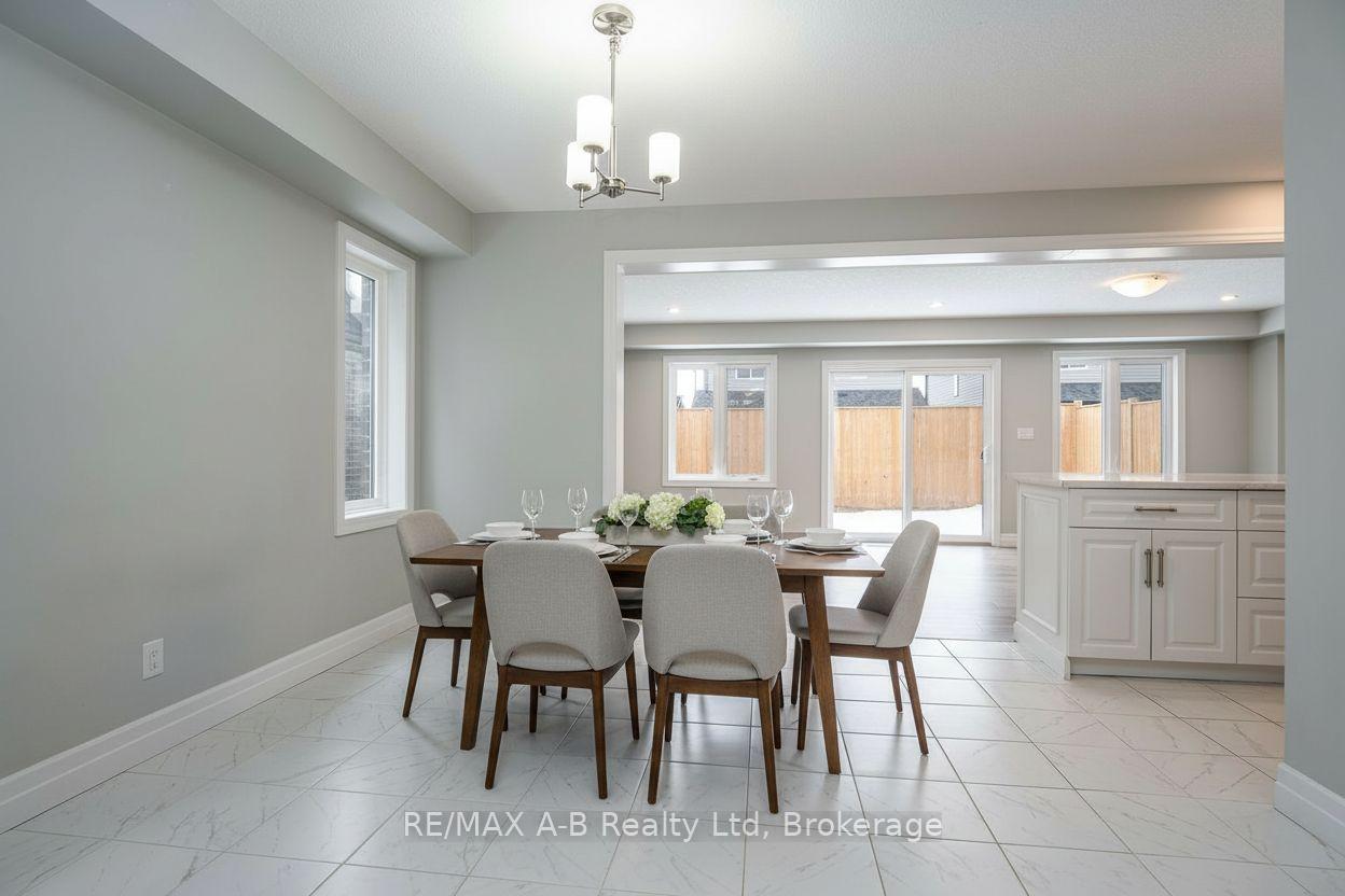 Photo 14 of 45 Robertson Drive, Stratford — HOMEH