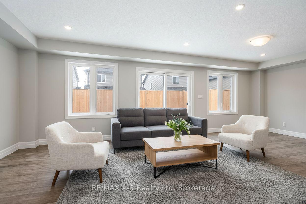 Photo 16 of 45 Robertson Drive, Stratford — HOMEH