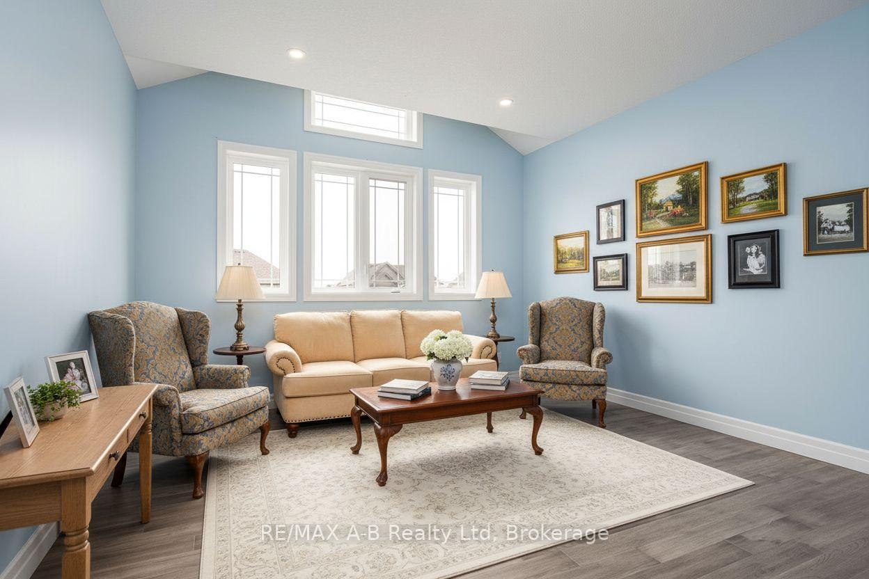 Photo 29 of 45 Robertson Drive, Stratford — HOMEH