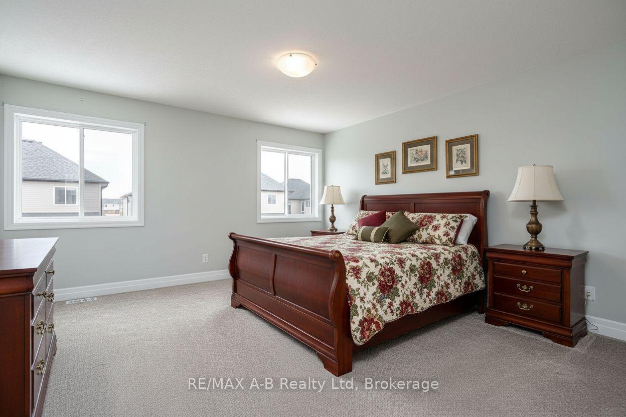 Photo 30 of 45 Robertson Drive, Stratford — HOMEH