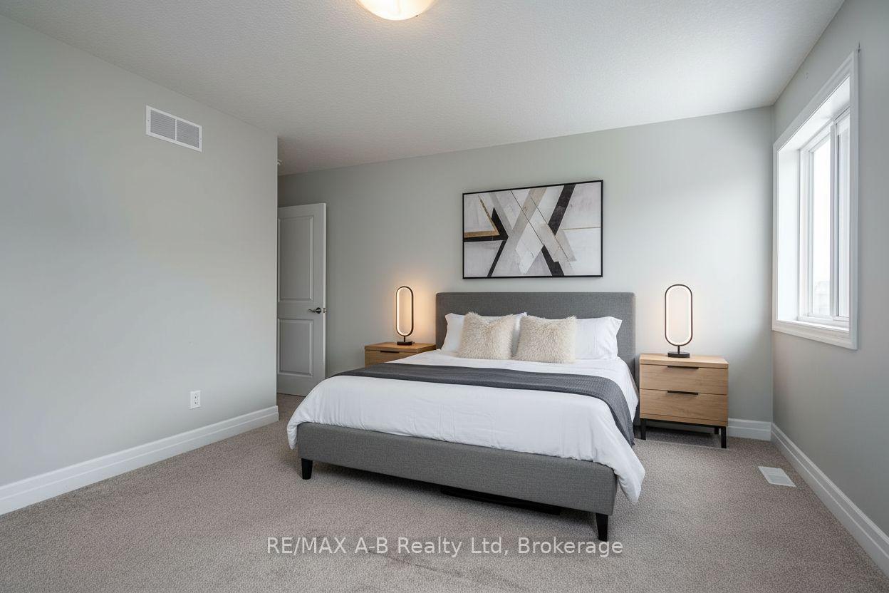 Photo 31 of 45 Robertson Drive, Stratford — HOMEH