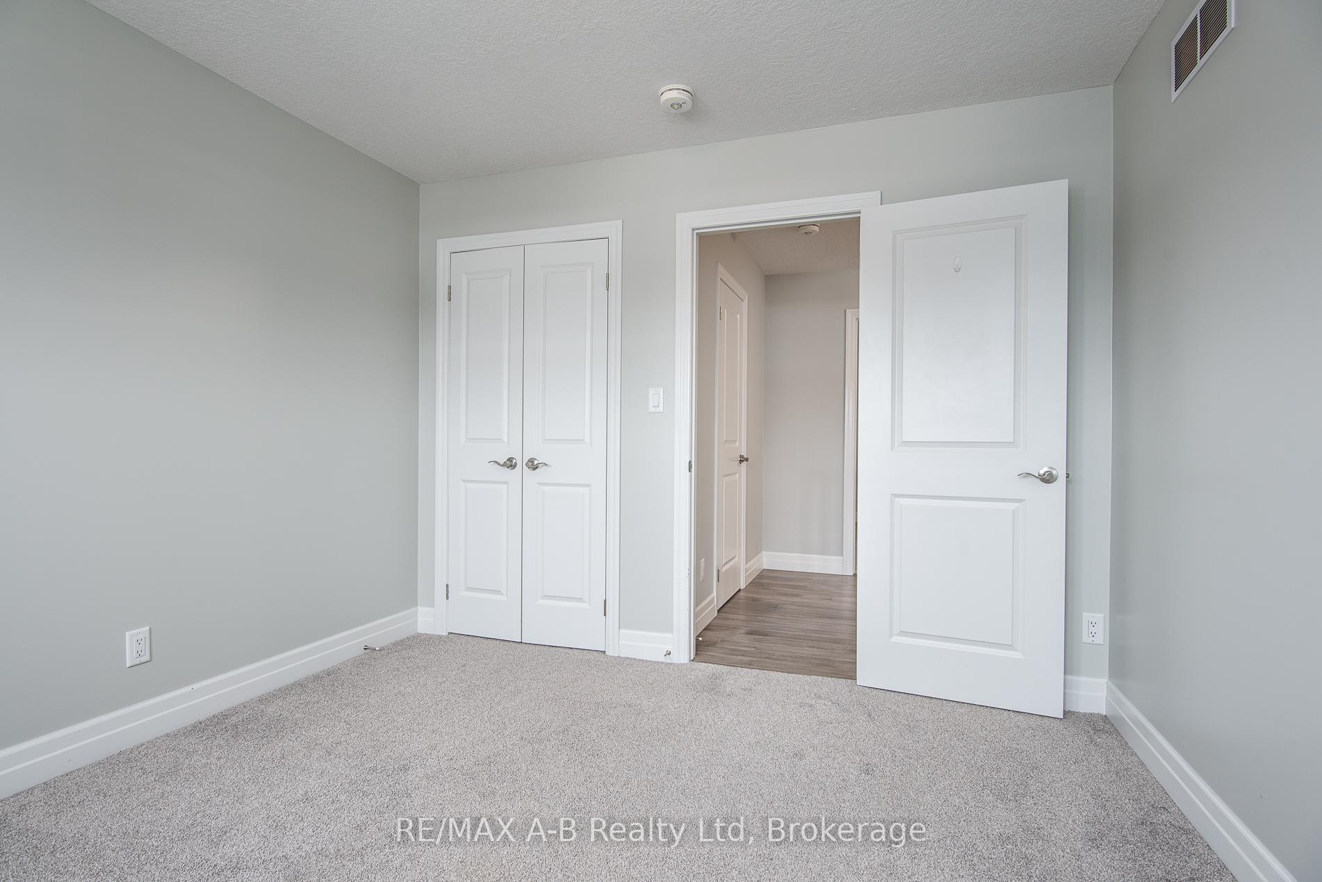 Photo 39 of 45 Robertson Drive, Stratford — HOMEH
