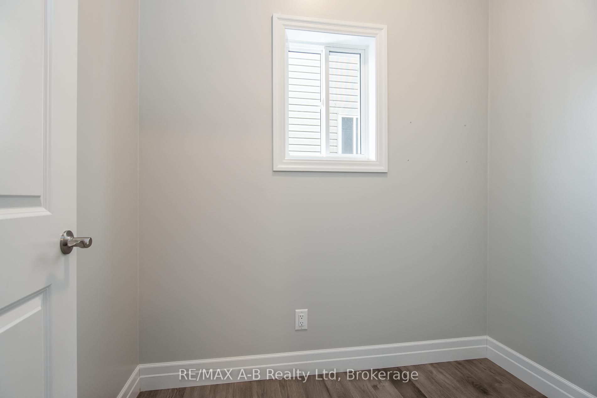 Photo 42 of 45 Robertson Drive, Stratford — HOMEH