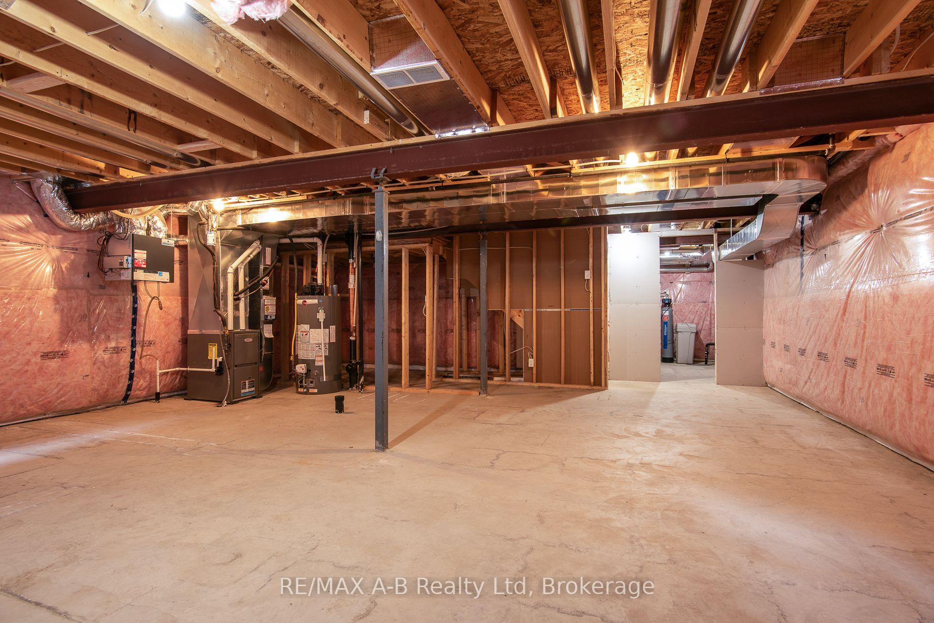 Photo 44 of 45 Robertson Drive, Stratford — HOMEH
