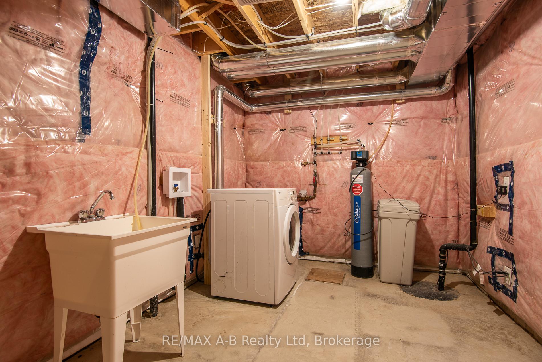 Photo 45 of 45 Robertson Drive, Stratford — HOMEH