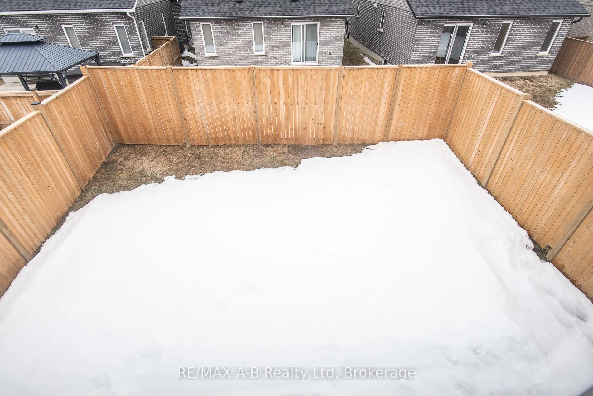 Photo 5 of 45 Robertson Drive, Stratford — HOMEH