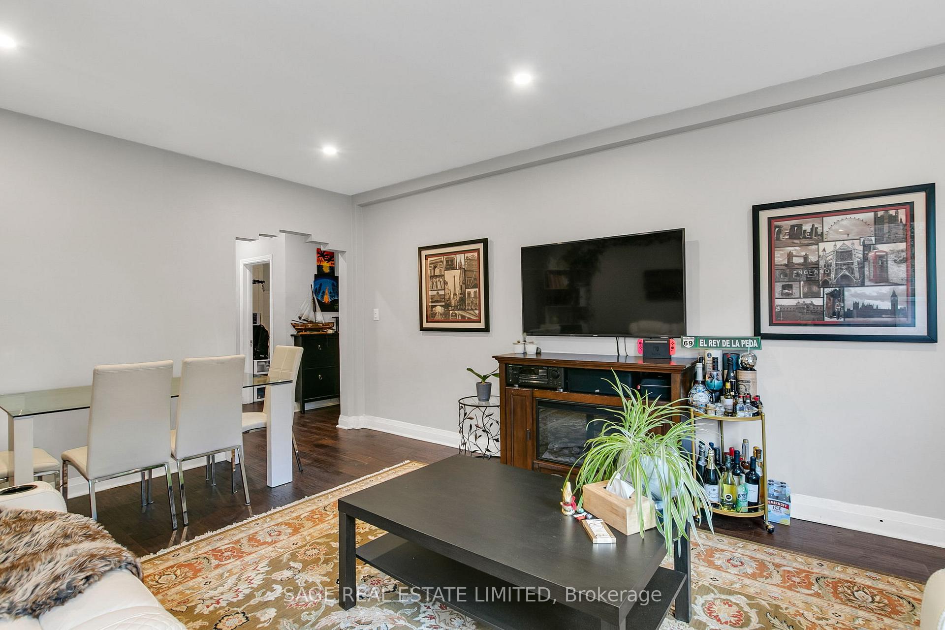 Photo 10 of Unit 204, 1840 Bathurst Street, Toronto, Humewood-Cedarvale — HOMEH