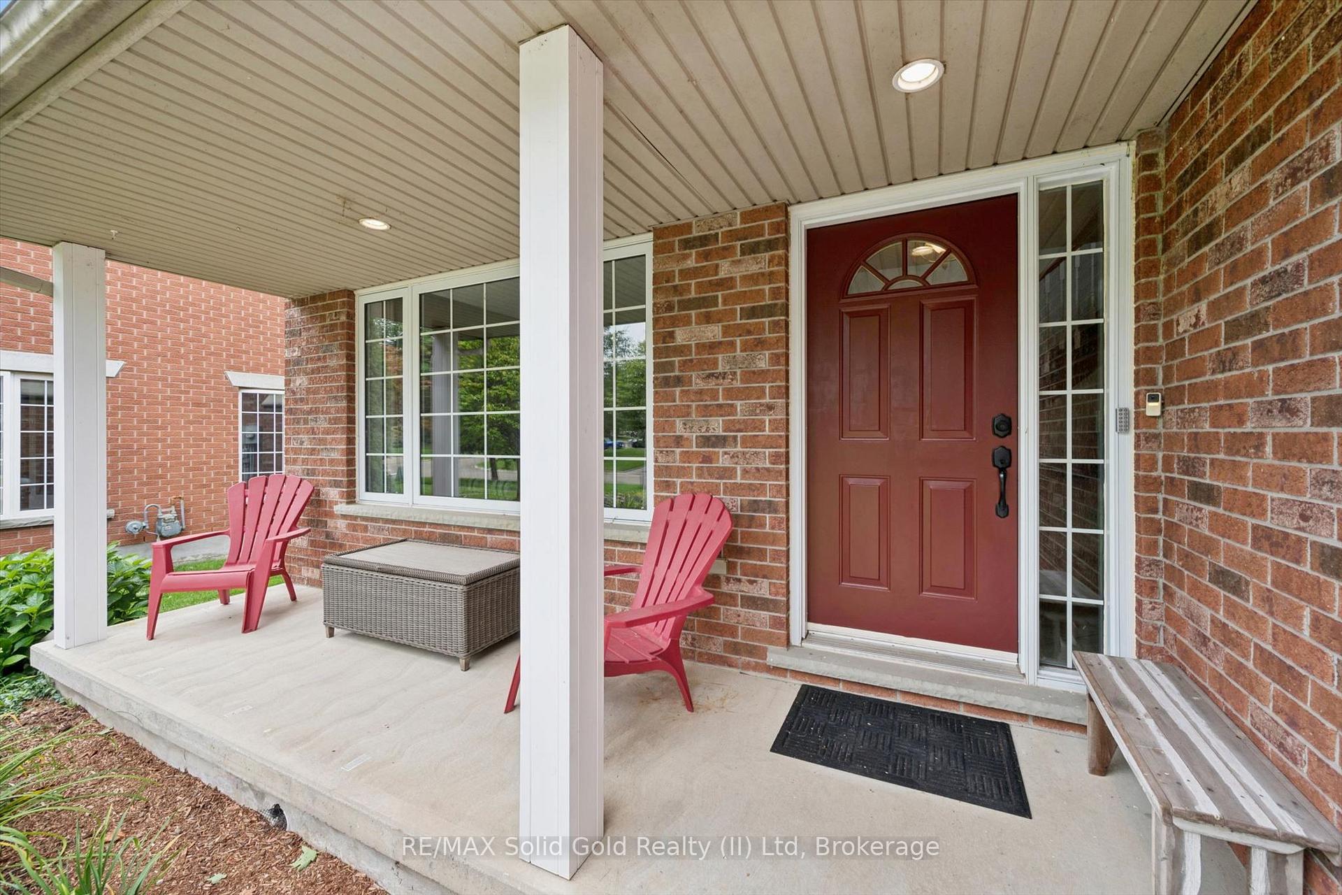 Photo 3 of 10 Merner Place, Wilmot, New Hamburg — HOMEH