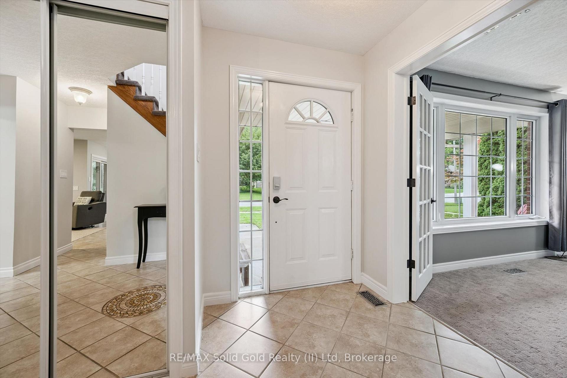 Photo 4 of 10 Merner Place, Wilmot, New Hamburg — HOMEH