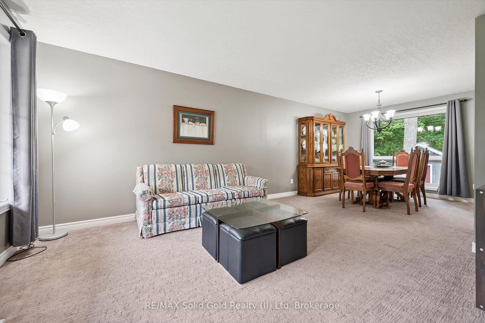 Photo 8 of 10 Merner Place, Wilmot, New Hamburg — HOMEH