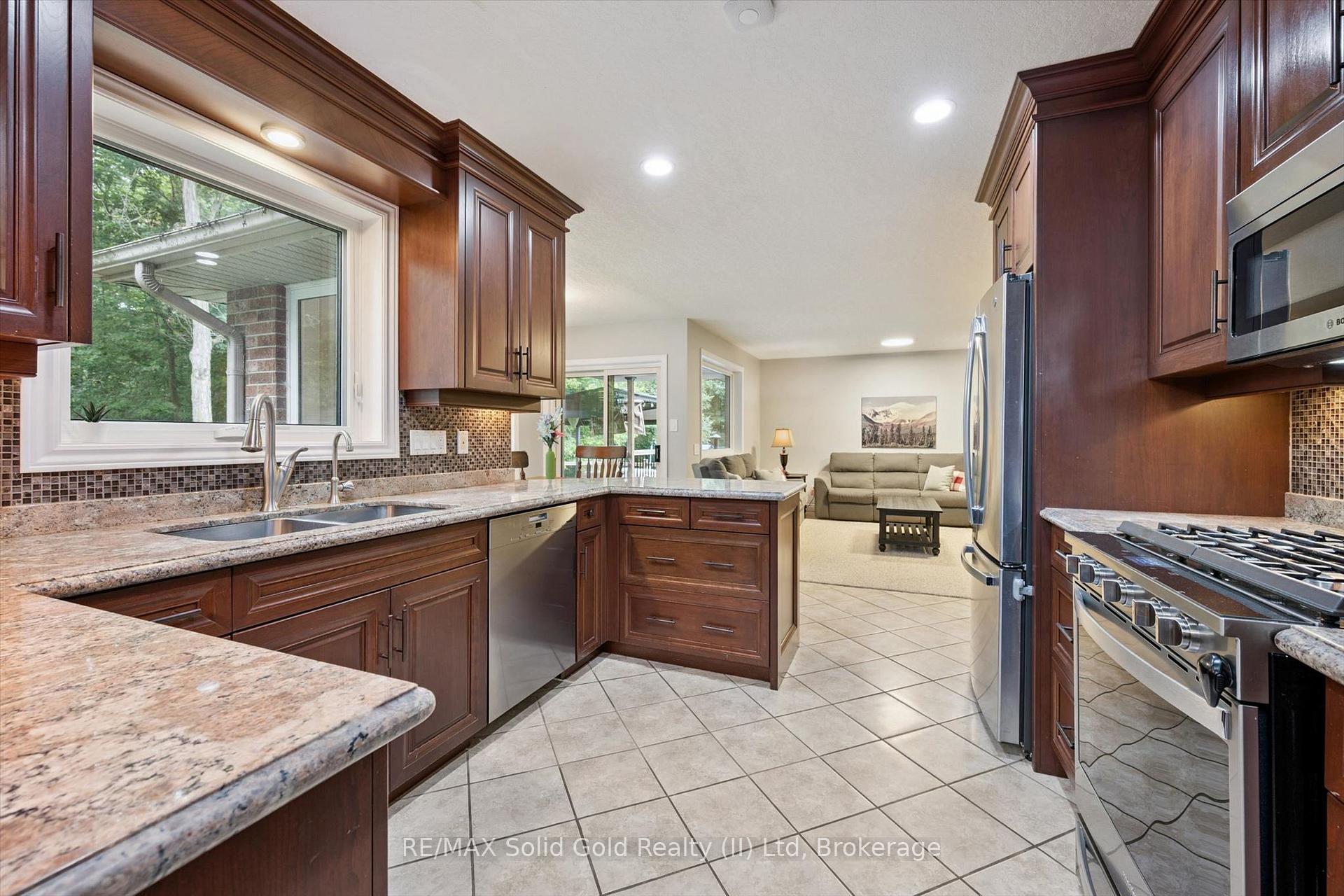Photo 12 of 10 Merner Place, Wilmot, New Hamburg — HOMEH