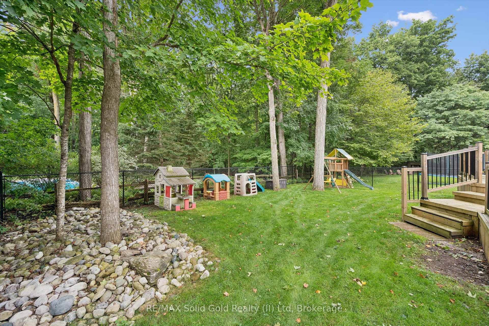 Photo 37 of 10 Merner Place, Wilmot, New Hamburg — HOMEH