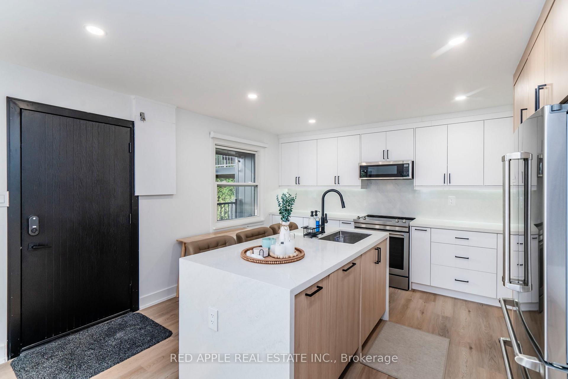 Photo 4 of 205 Hoyt Avenue, Tay, Victoria Harbour — HOMEH