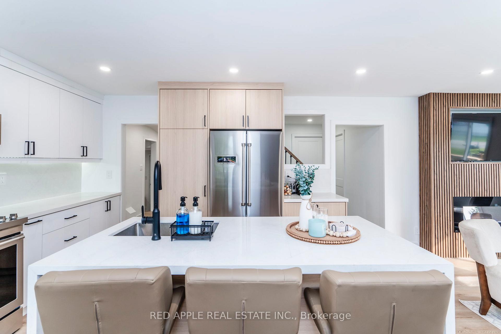 Photo 8 of 205 Hoyt Avenue, Tay, Victoria Harbour — HOMEH