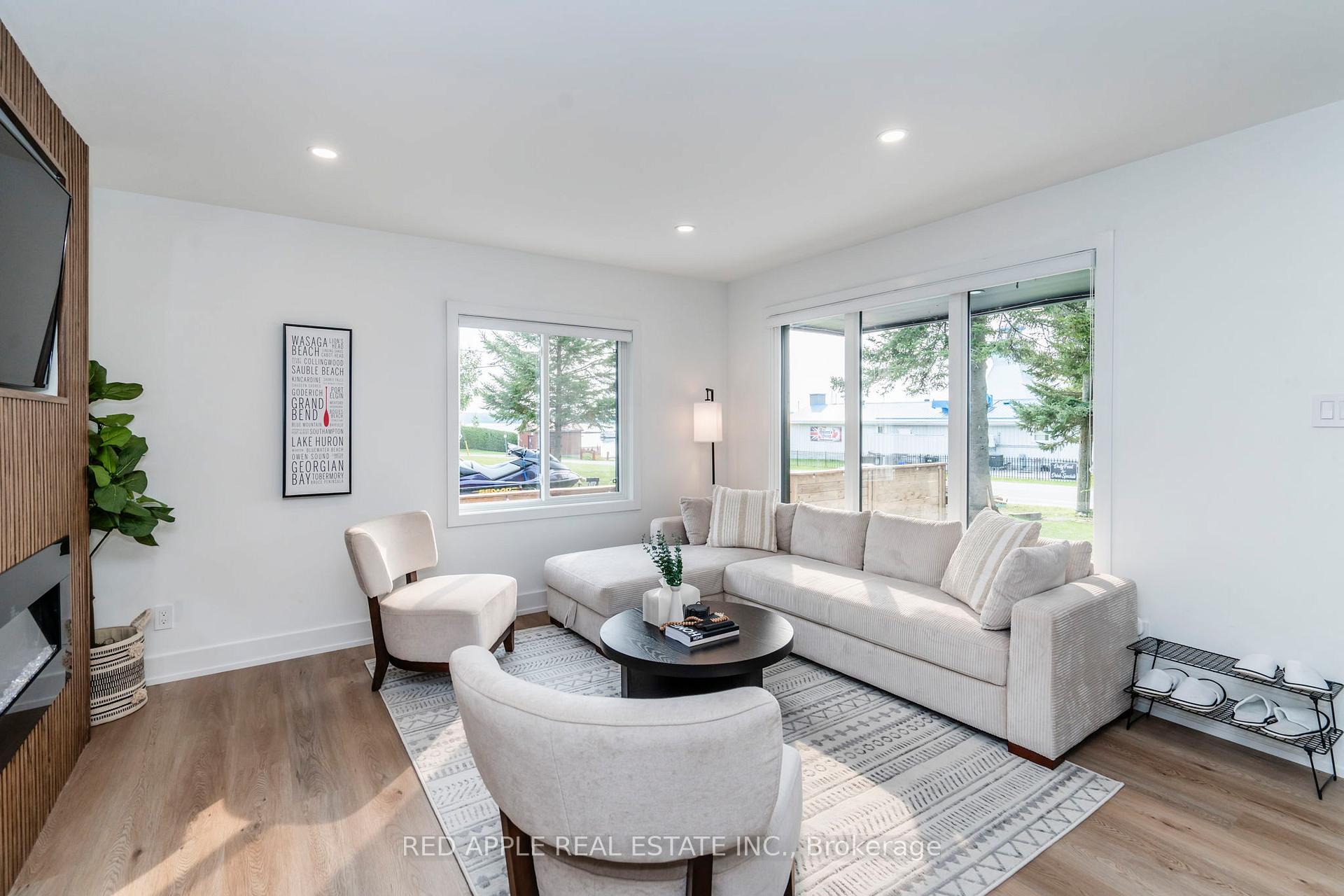 Photo 11 of 205 Hoyt Avenue, Tay, Victoria Harbour — HOMEH