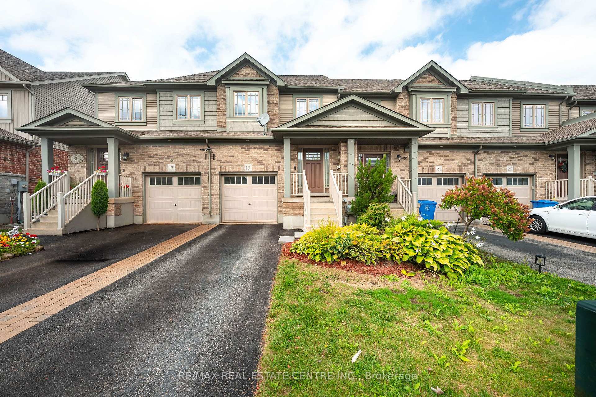 Photo 1 of 19 Laverty Crescent, Orangeville — HOMEH