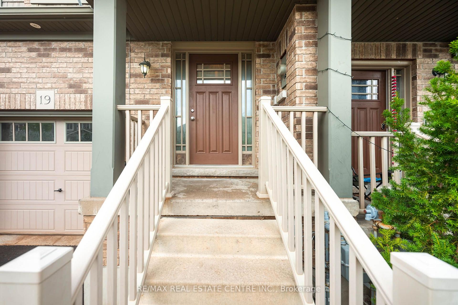 Photo 2 of 19 Laverty Crescent, Orangeville — HOMEH