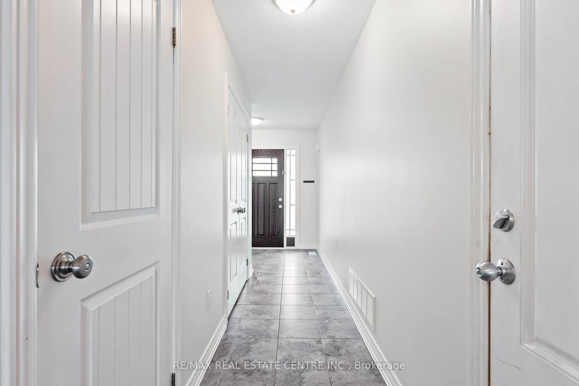 Photo 4 of 19 Laverty Crescent, Orangeville — HOMEH