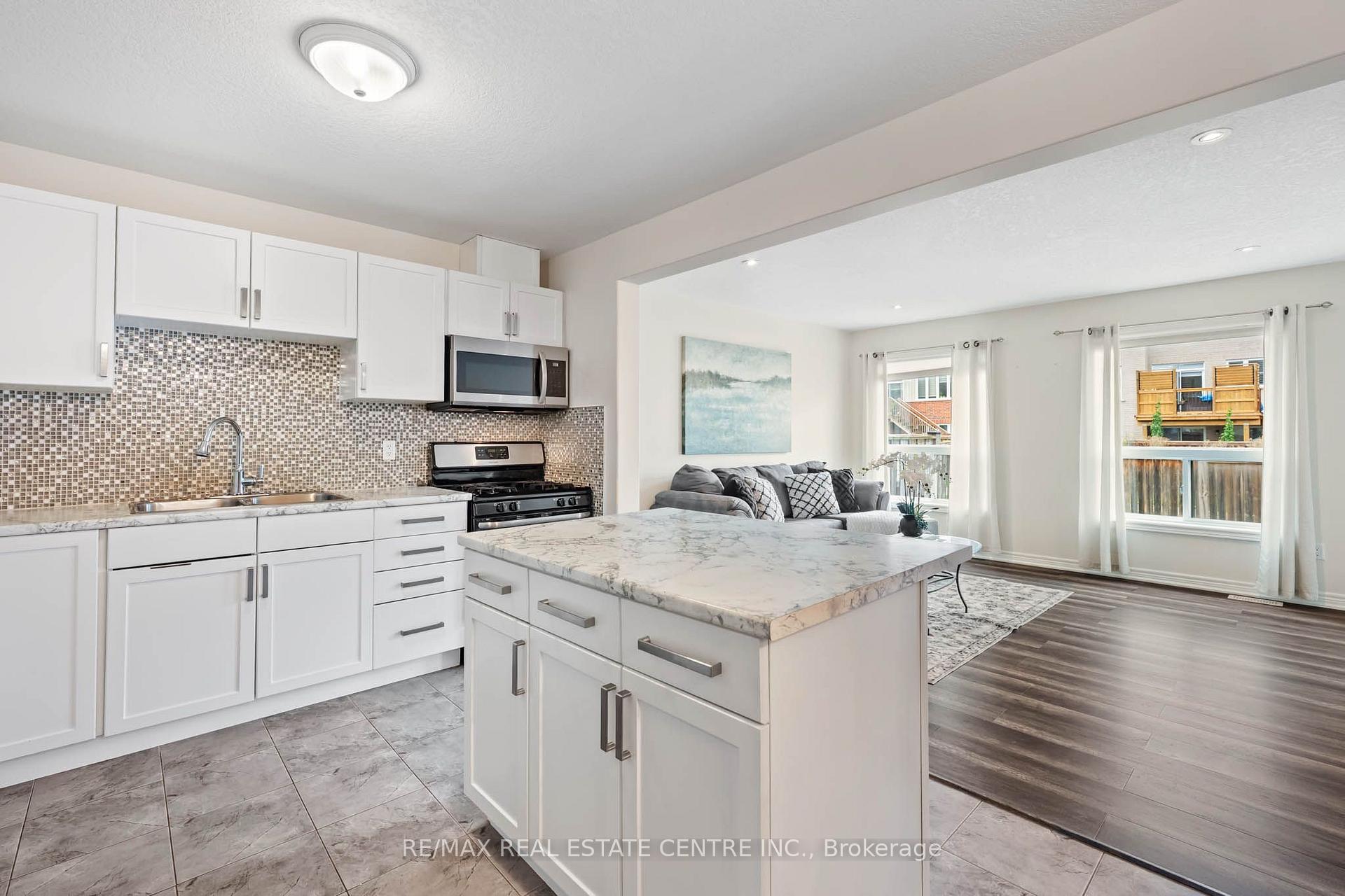 Photo 7 of 19 Laverty Crescent, Orangeville — HOMEH