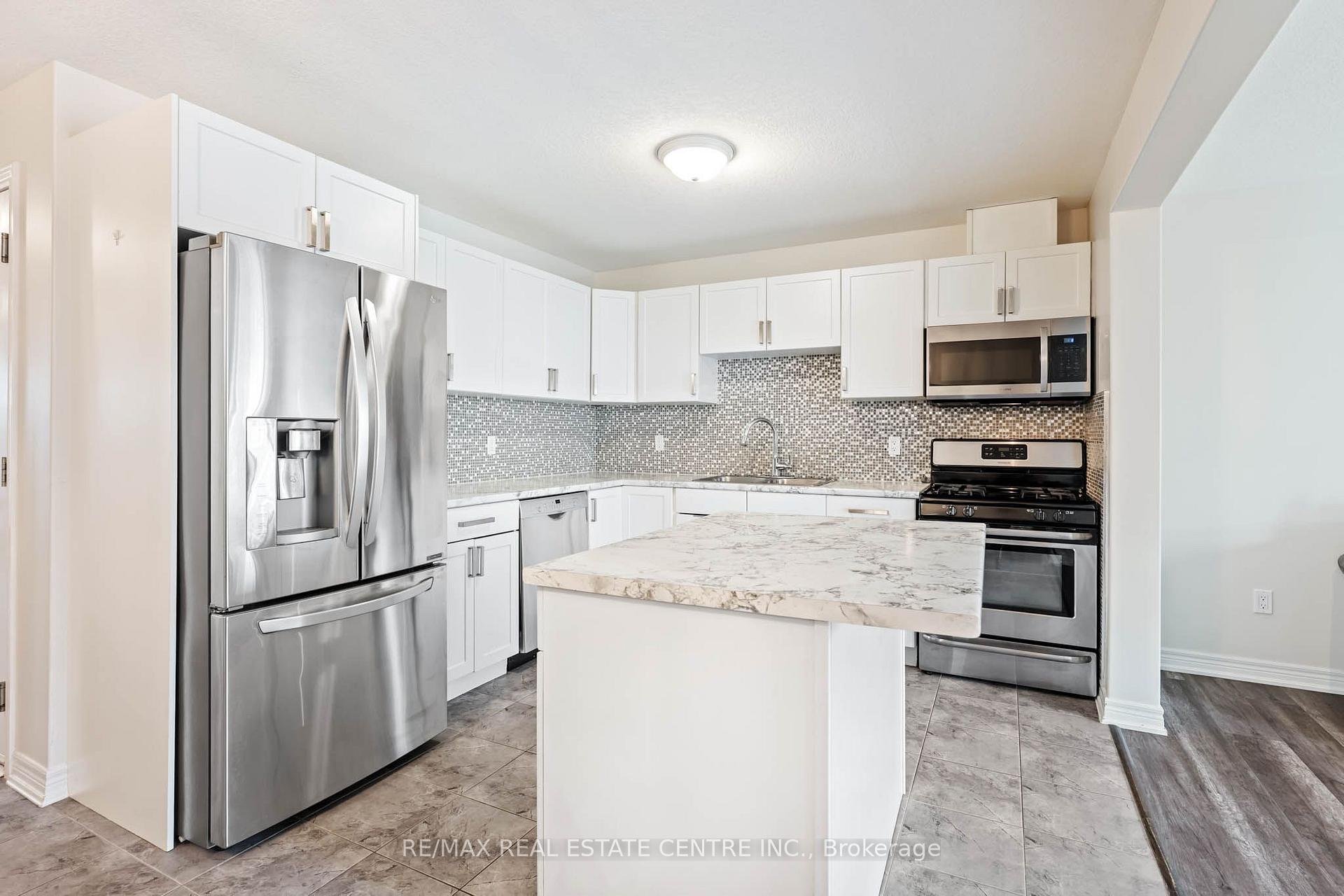 Photo 8 of 19 Laverty Crescent, Orangeville — HOMEH