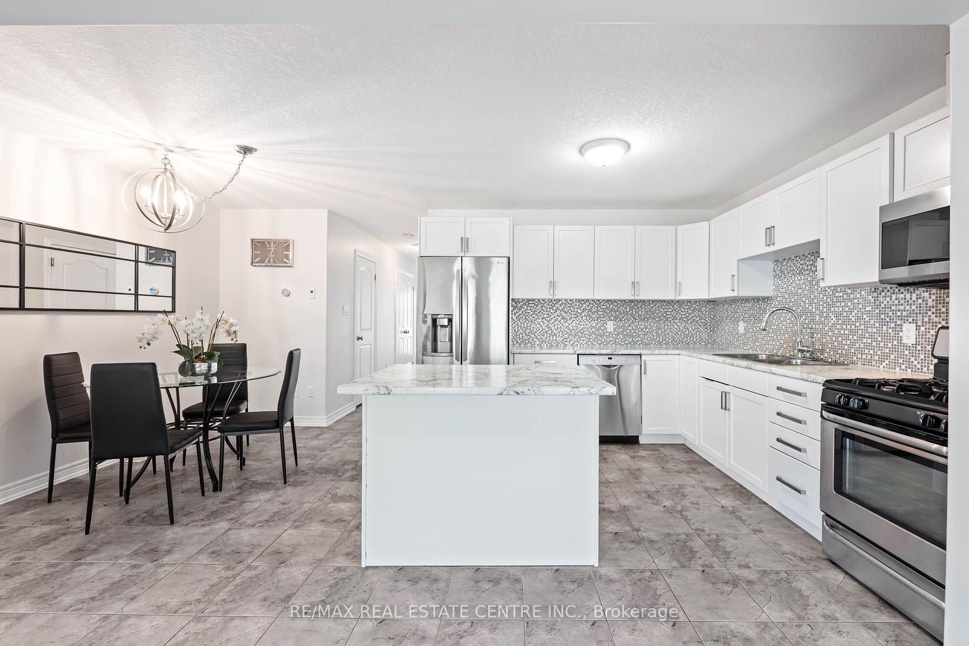 Photo 10 of 19 Laverty Crescent, Orangeville — HOMEH
