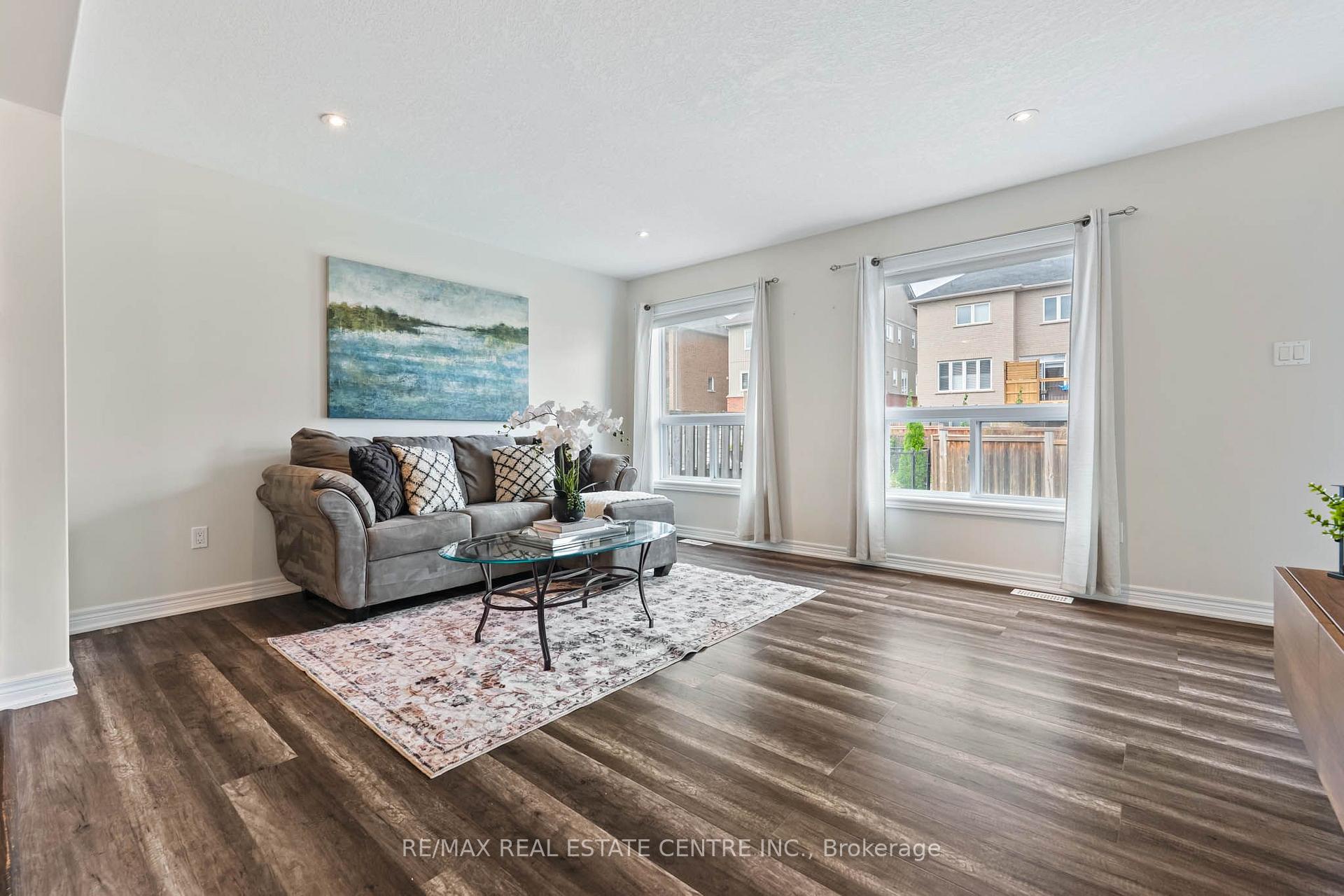 Photo 11 of 19 Laverty Crescent, Orangeville — HOMEH