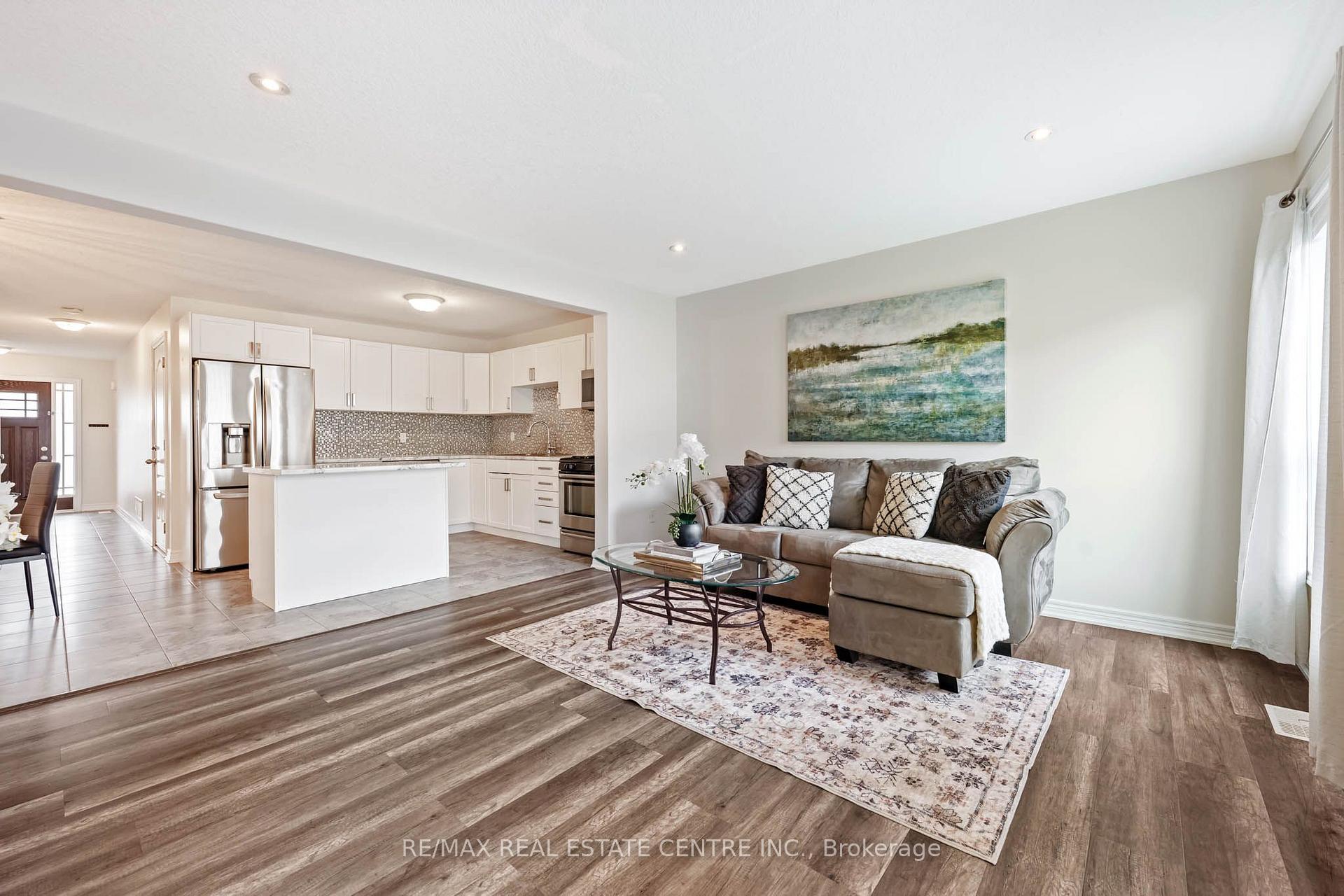 Photo 13 of 19 Laverty Crescent, Orangeville — HOMEH