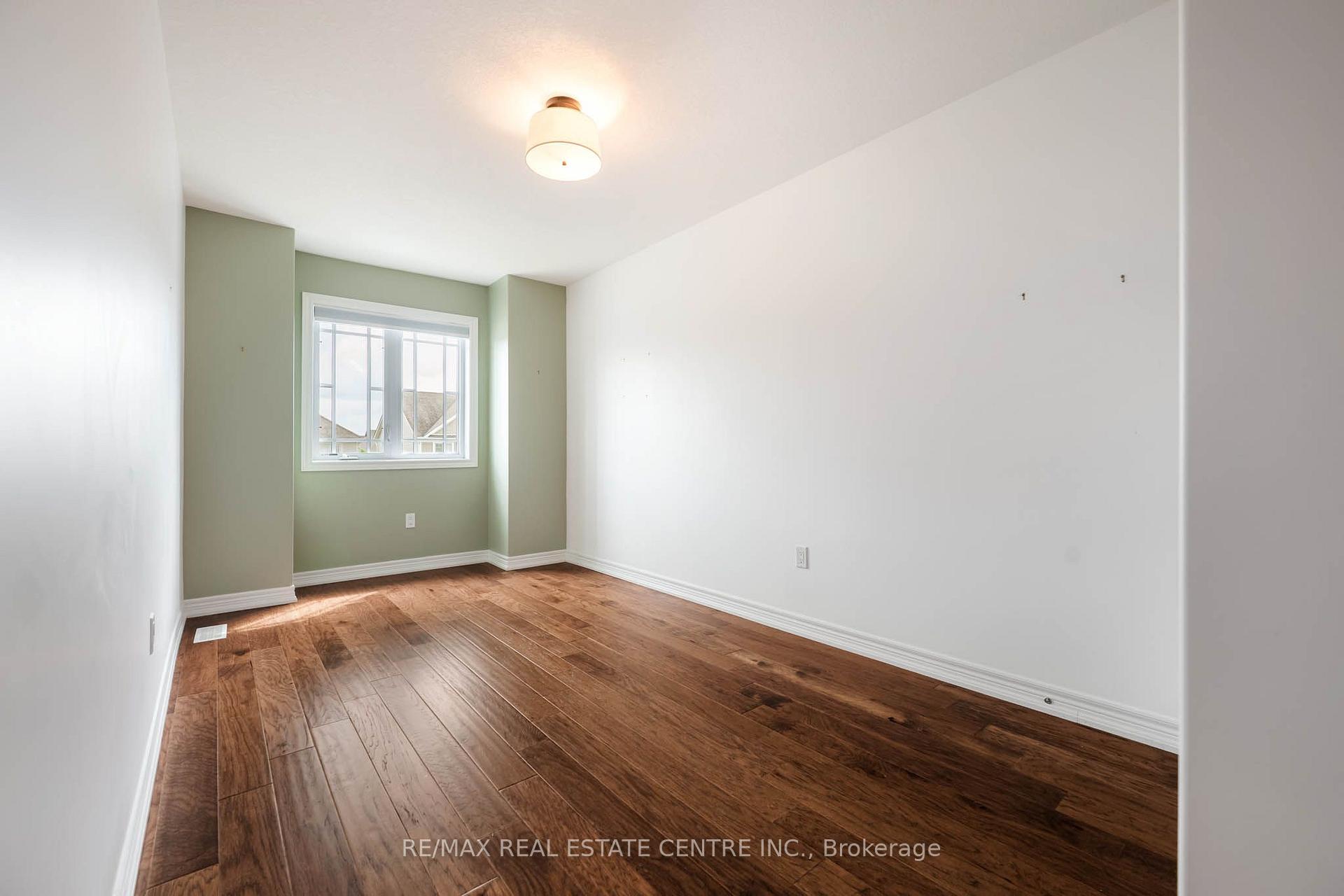 Photo 23 of 19 Laverty Crescent, Orangeville — HOMEH