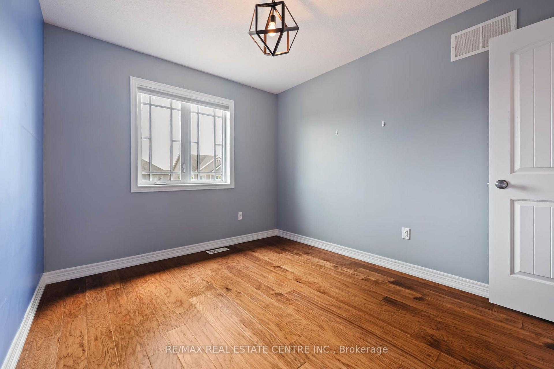 Photo 28 of 19 Laverty Crescent, Orangeville — HOMEH