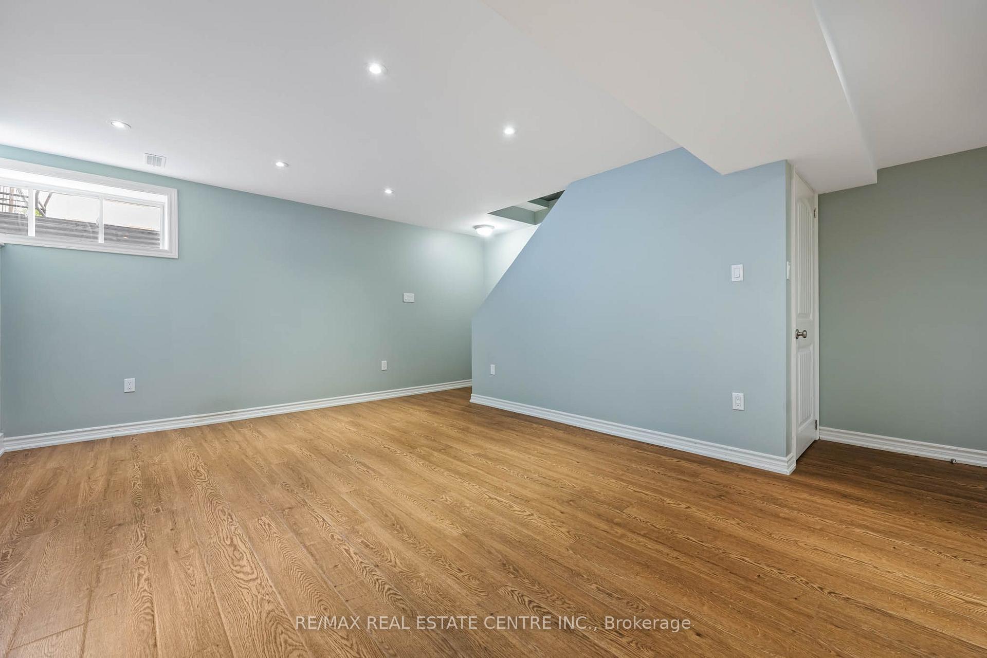 Photo 33 of 19 Laverty Crescent, Orangeville — HOMEH
