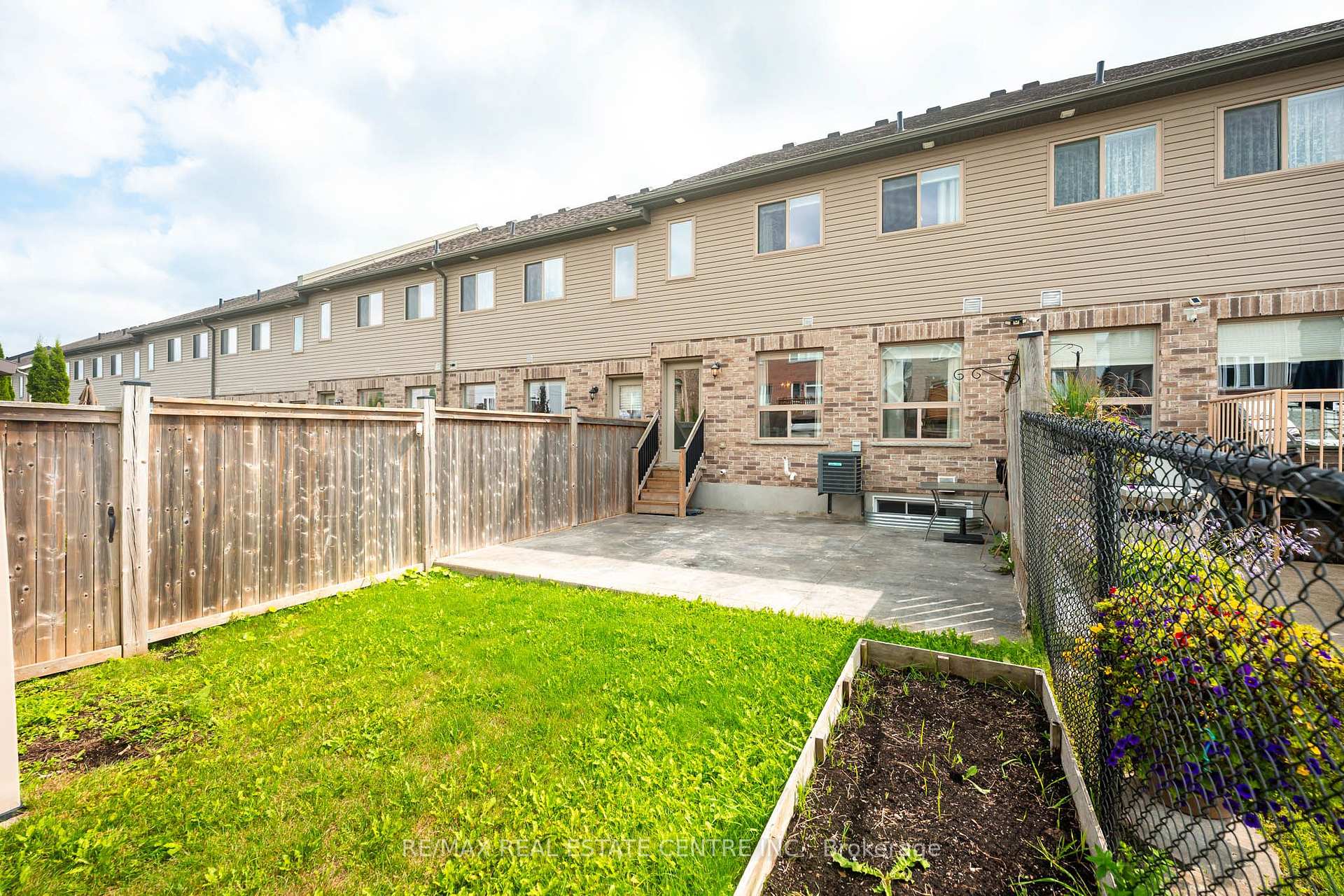 Photo 37 of 19 Laverty Crescent, Orangeville — HOMEH