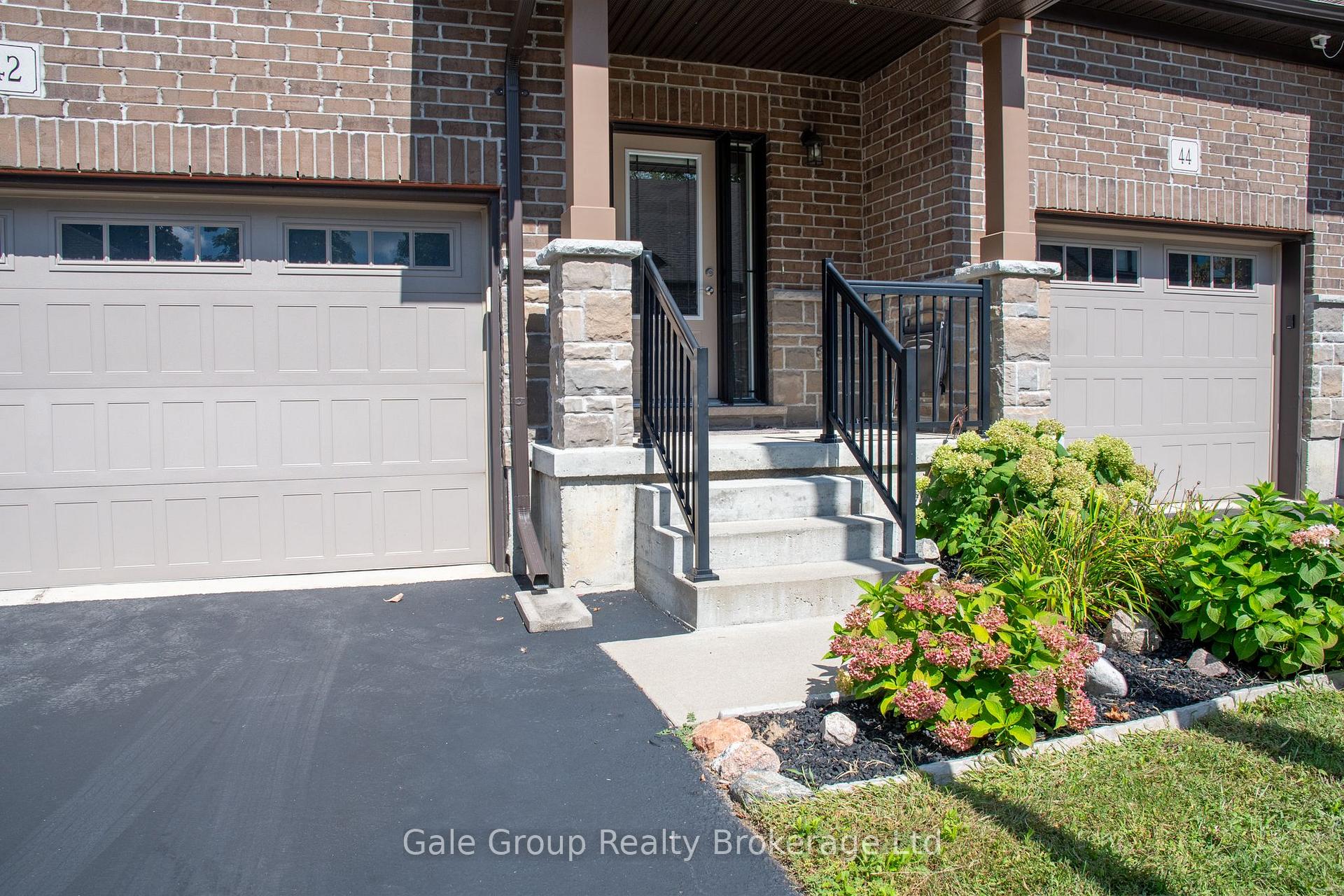 Photo 4 of 42 Serviceberry Lane, Norfolk, Simcoe — HOMEH
