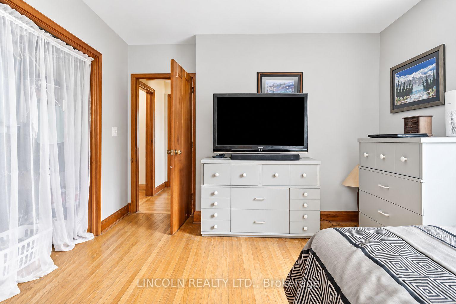 Photo 14 of 3 Brown Street, Clarington, Bowmanville — HOMEH