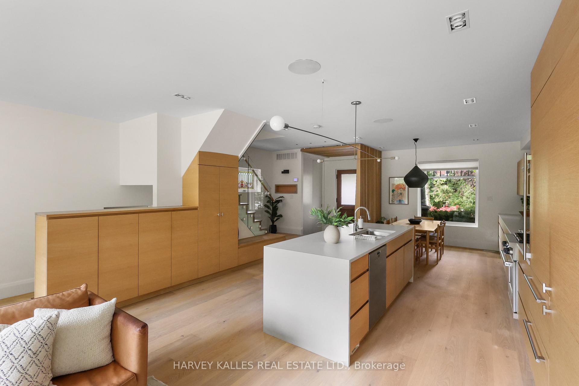 Photo 15 of 497 Palmerston Boulevard, Toronto, Palmerston-Little Italy — HOMEH