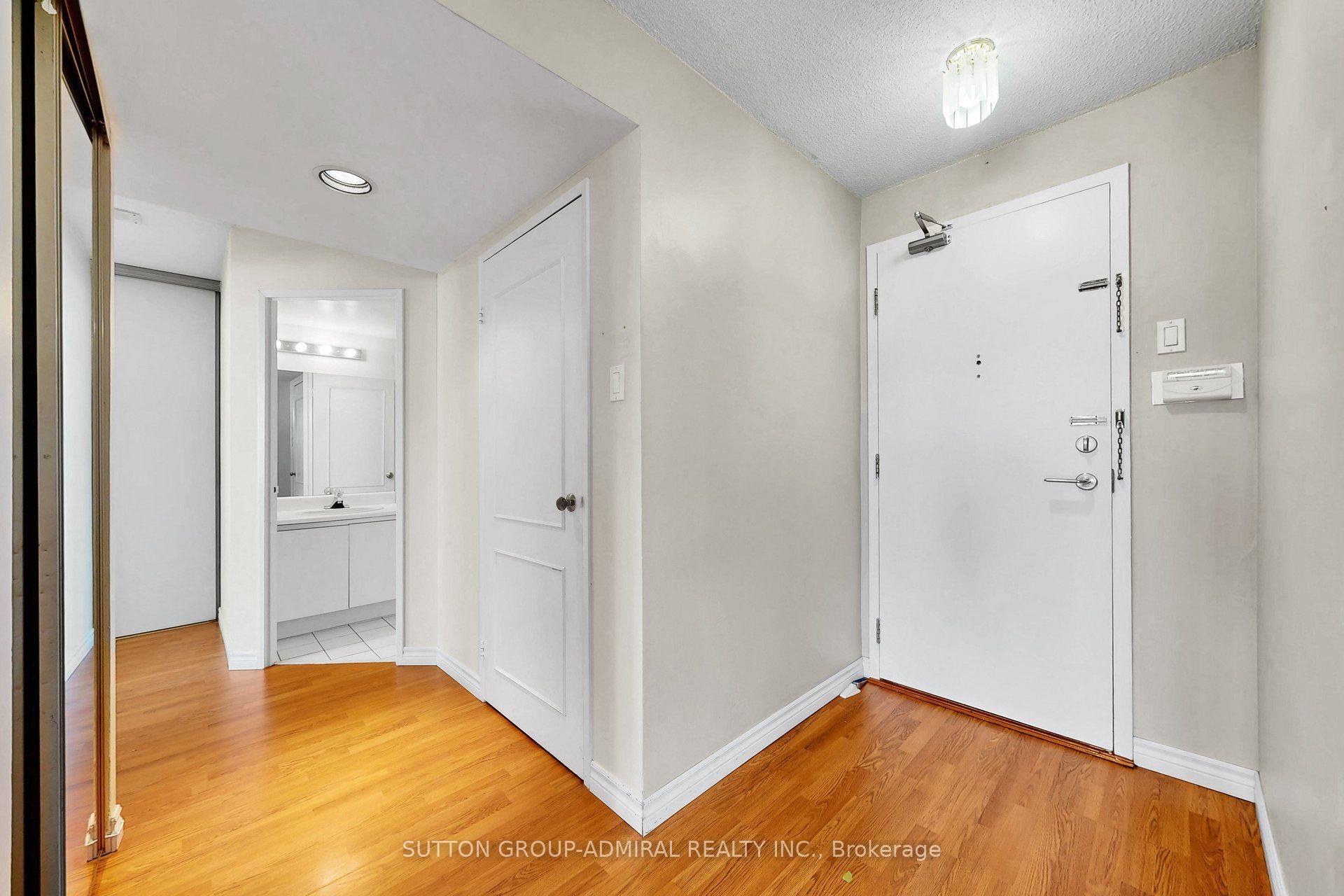 Photo 4 of Unit 711, 7460 Bathurst Street, Vaughan, Brownridge — HOMEH