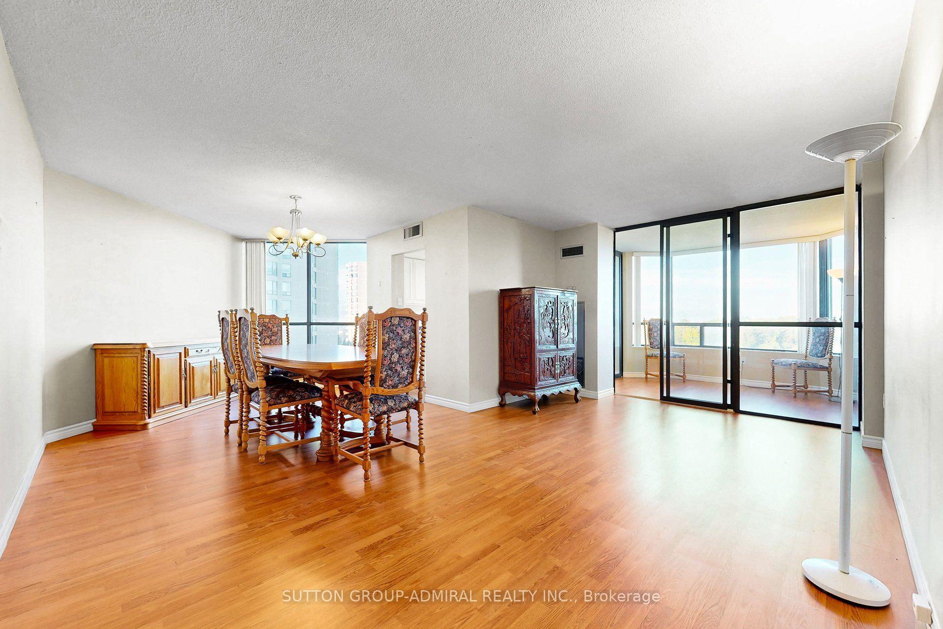 Photo 5 of Unit 711, 7460 Bathurst Street, Vaughan, Brownridge — HOMEH