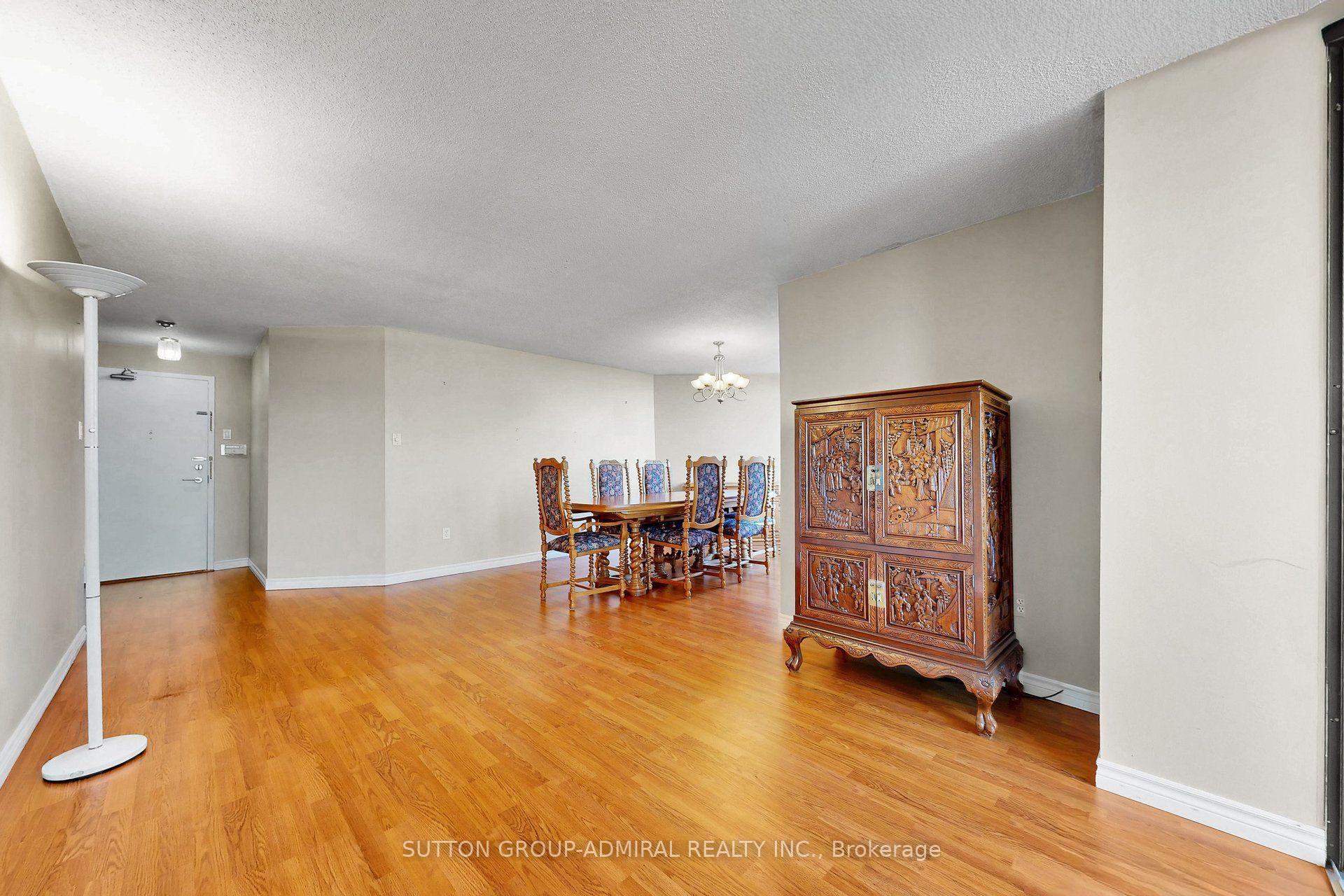 Photo 6 of Unit 711, 7460 Bathurst Street, Vaughan, Brownridge — HOMEH