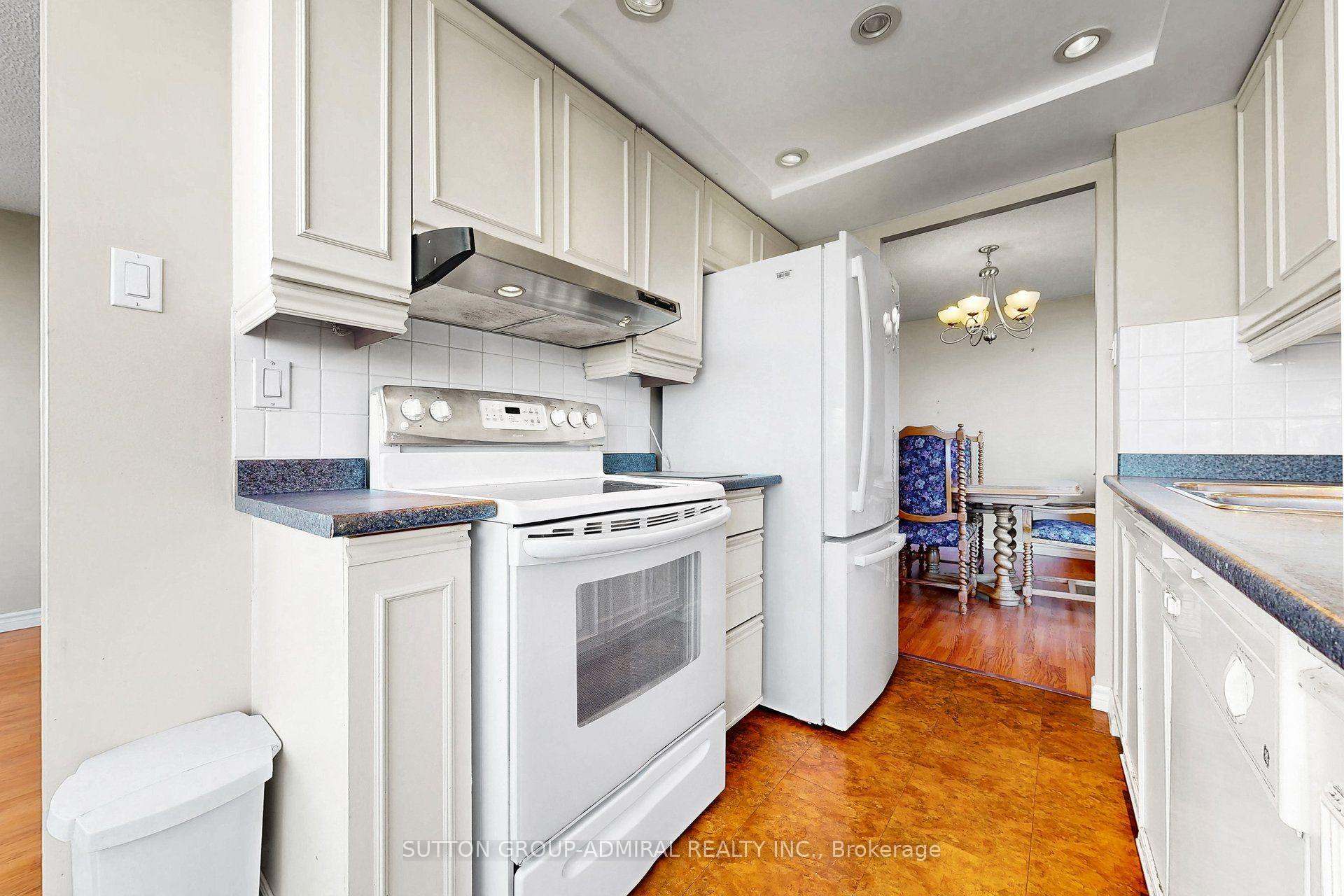 Photo 9 of Unit 711, 7460 Bathurst Street, Vaughan, Brownridge — HOMEH