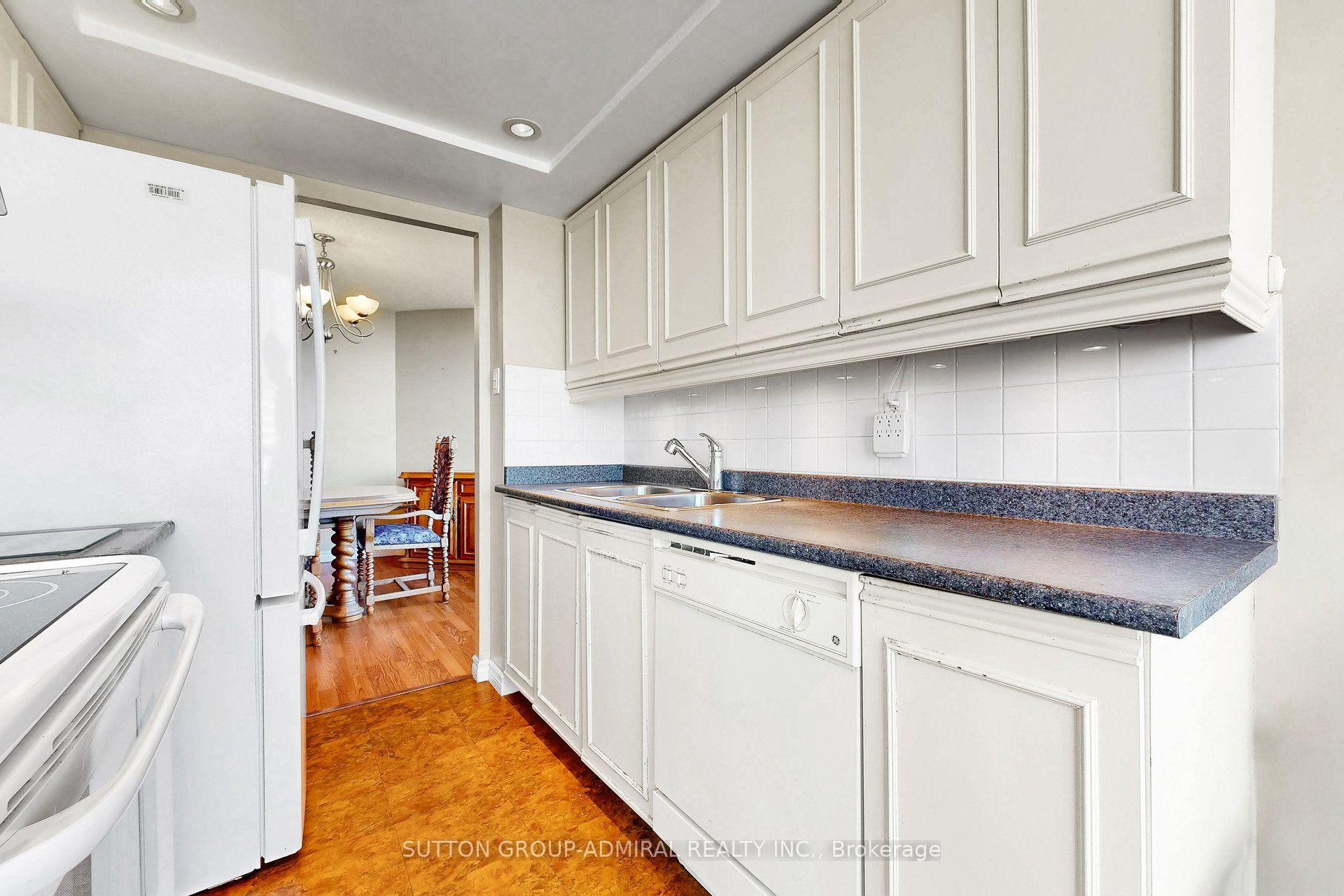 Photo 10 of Unit 711, 7460 Bathurst Street, Vaughan, Brownridge — HOMEH