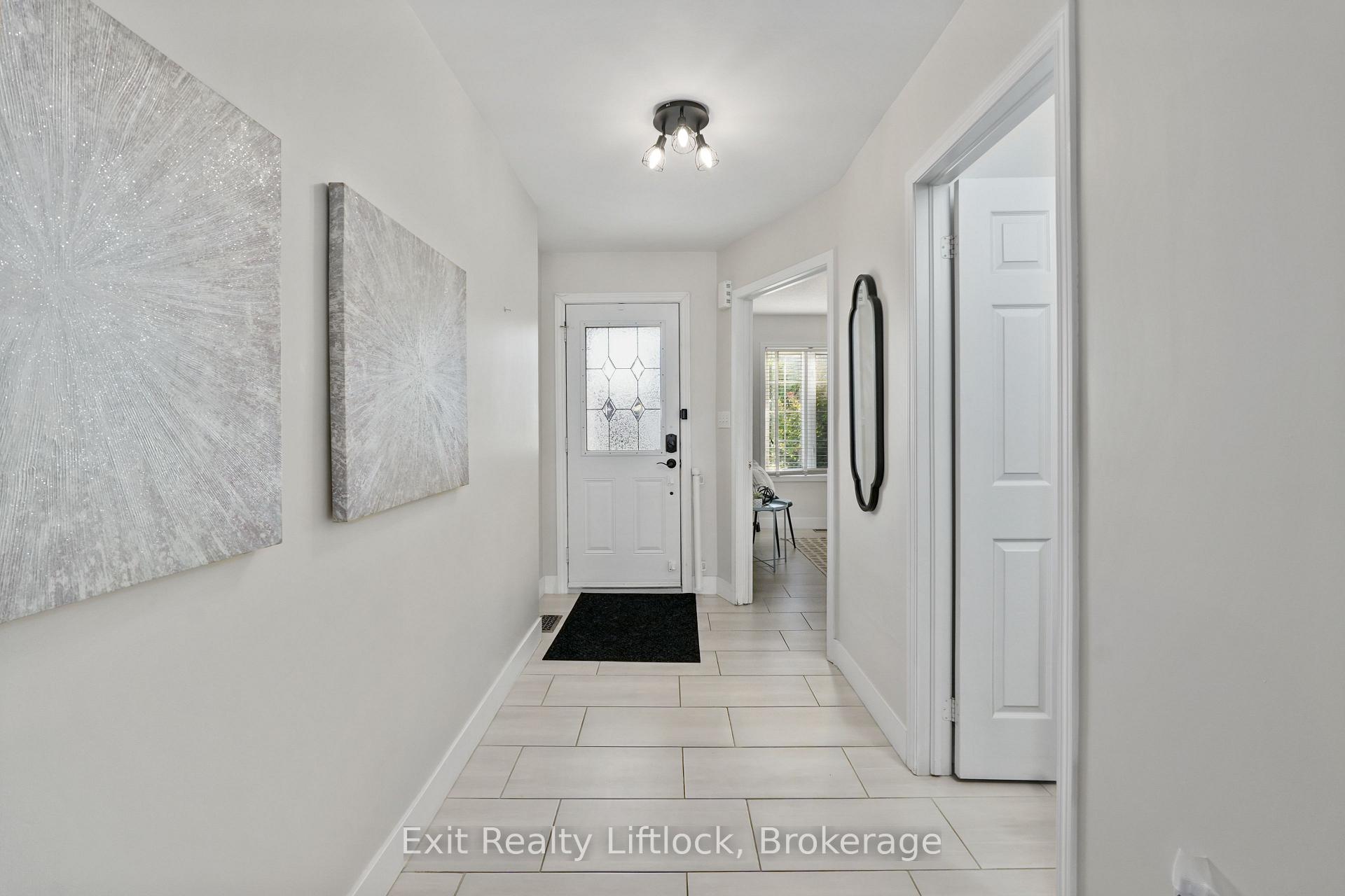 Photo 3 of 629 Tully Crescent, Peterborough, Monaghan Ward 2 — HOMEH