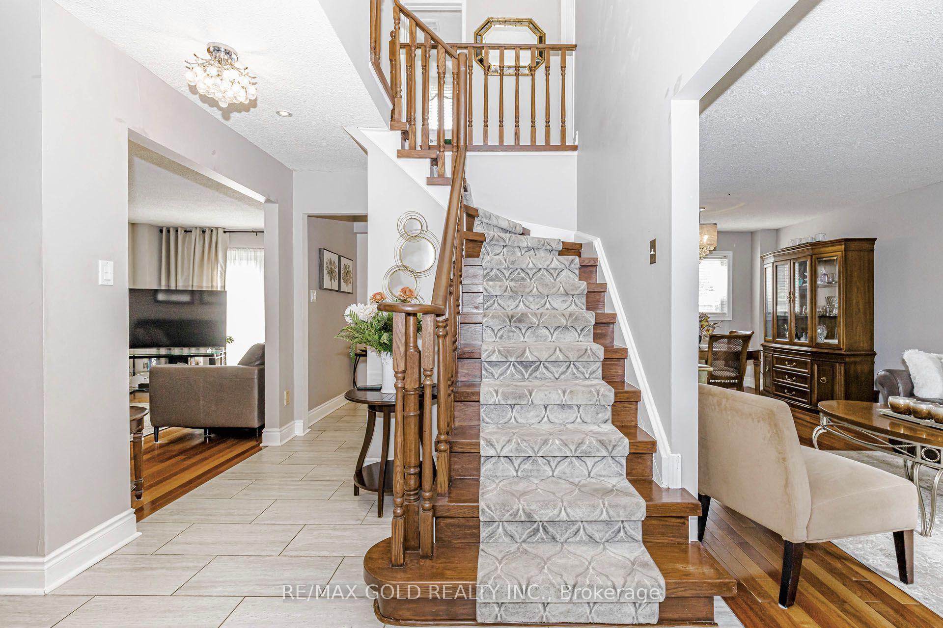 Photo 8 of 51 Havelock Drive E, Brampton, Fletcher's Creek South — HOMEH