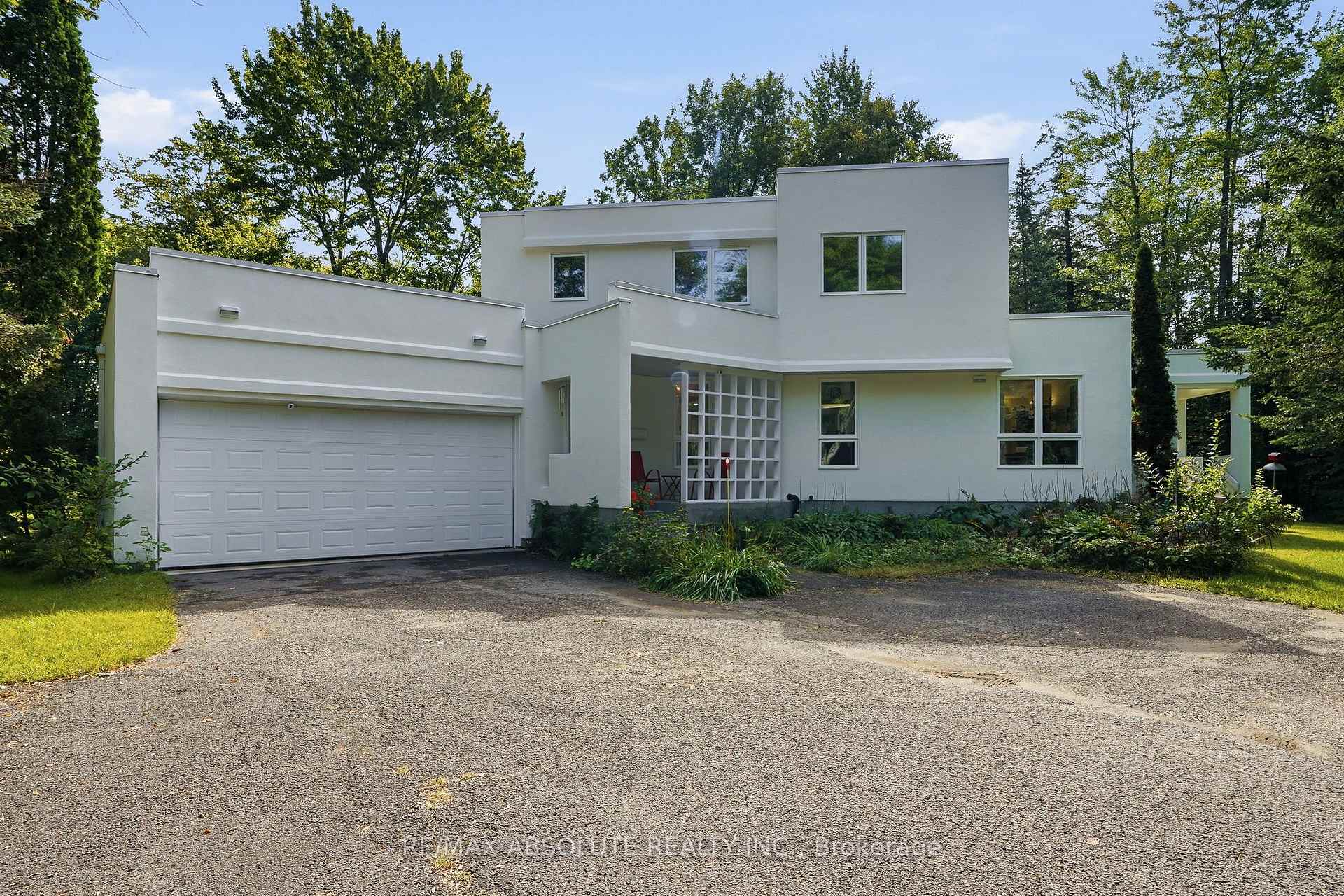 Photo 2 of 1645 Royal Orchard Drive, Ottawa, Cumberland Estates — HOMEH