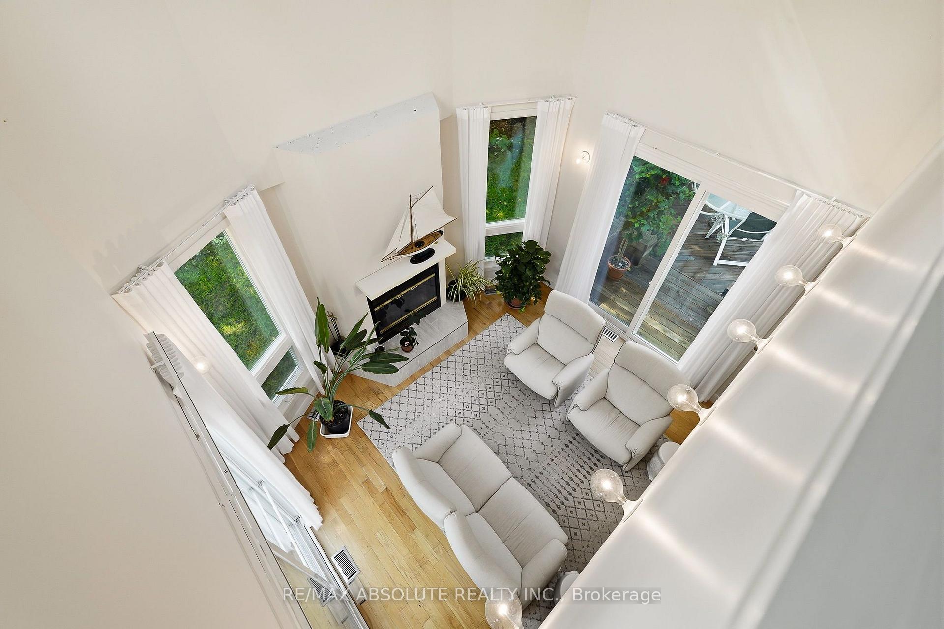 Photo 8 of 1645 Royal Orchard Drive, Ottawa, Cumberland Estates — HOMEH