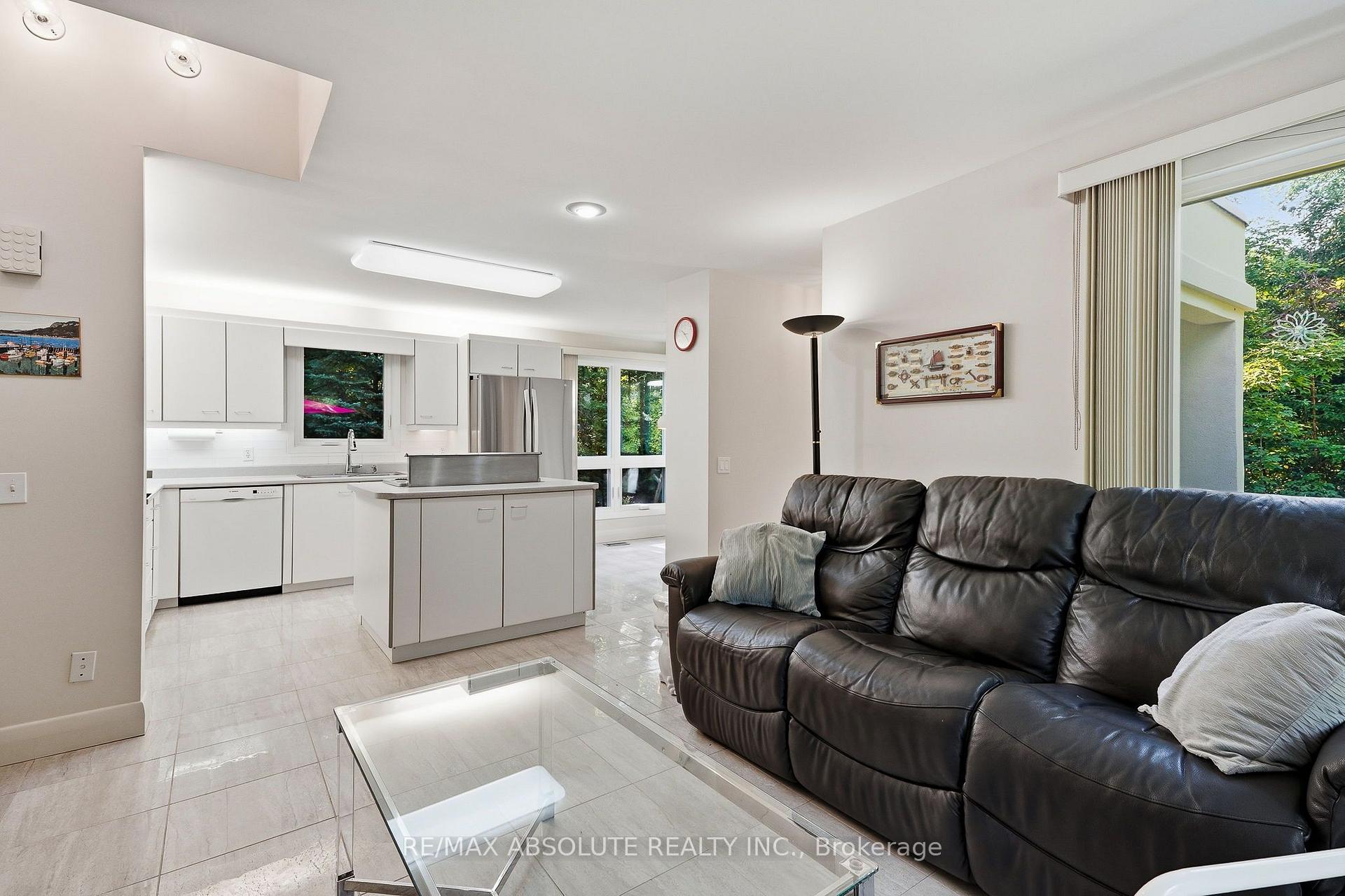 Photo 14 of 1645 Royal Orchard Drive, Ottawa, Cumberland Estates — HOMEH