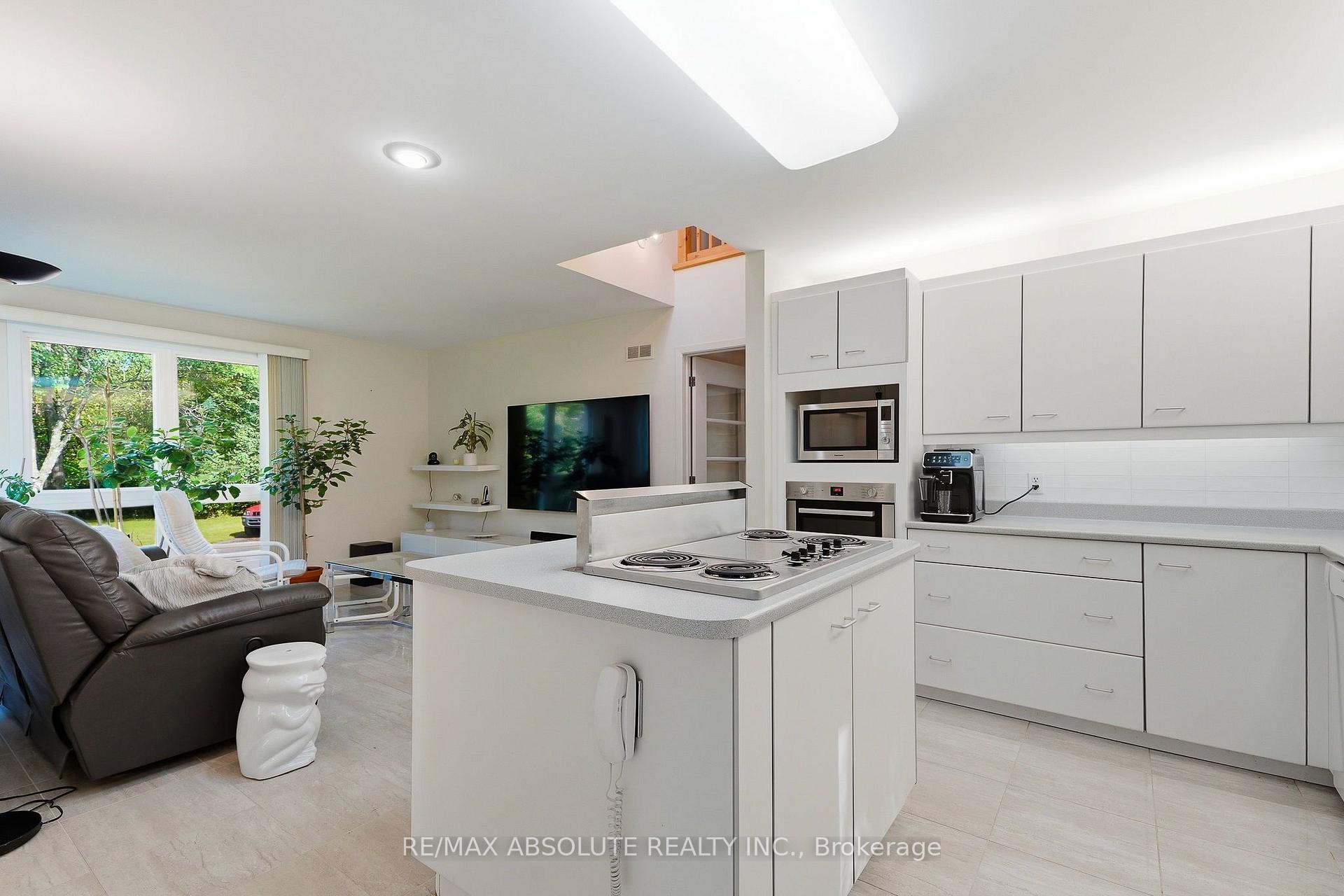 Photo 17 of 1645 Royal Orchard Drive, Ottawa, Cumberland Estates — HOMEH